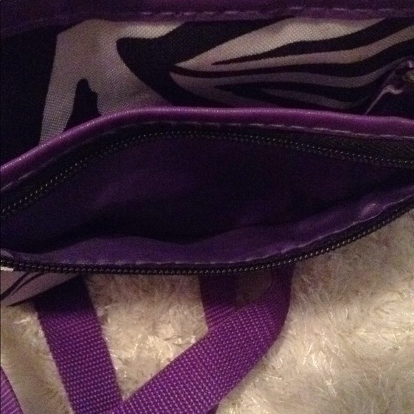 A zebra print purse - Picture 6 of 6